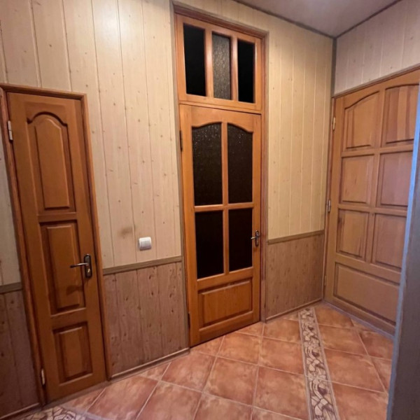 Фото Продам 2-кк на пл. Героев ВОВ ( центр города , театральная площадь) 5 этаж 5-го дома