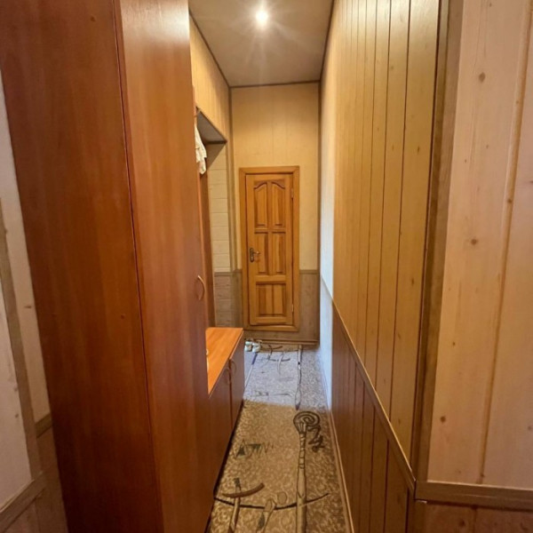 Фото Продам 2-кк на пл. Героев ВОВ ( центр города , театральная площадь) 5 этаж 5-го дома