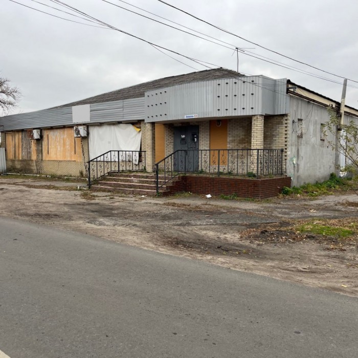Фото Продам помещение коммерческого назначения 400кв. м. , в центре пгт. Станицы Луганской (бывший Disco Bar Pogrebok или Диван).