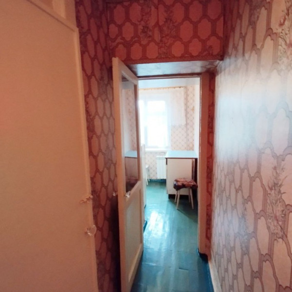 Продам 1- ю квартиру на кв. Ватутина 4/5 эт