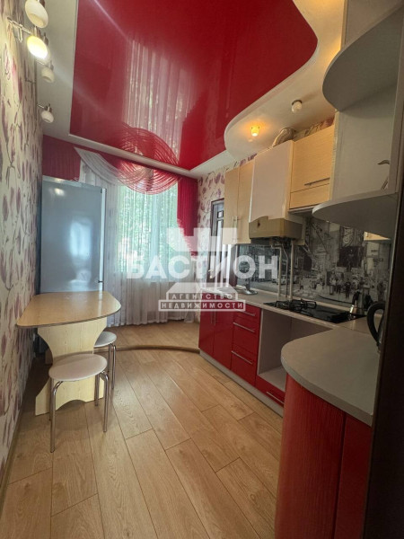 Фото 3-х комнатная квартира, ул. Горького 32, ID: 2227712