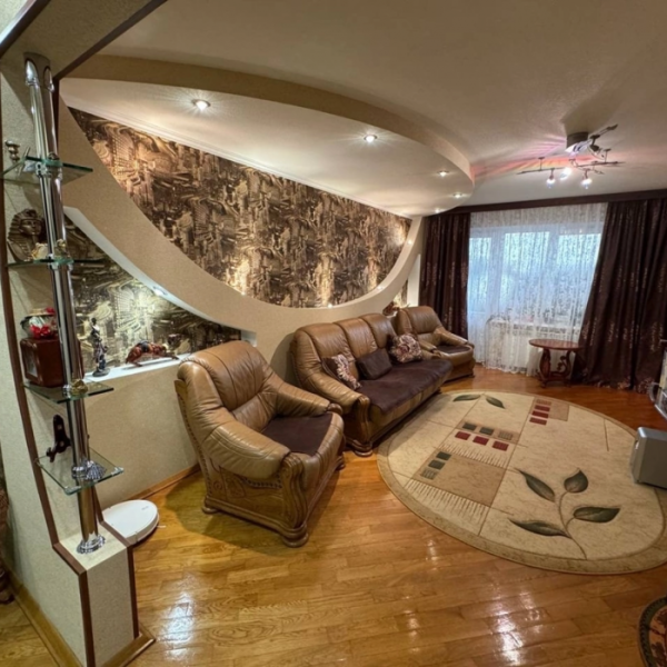 Фото Продам 4-х комнатную квартиру, г. Луганск, кв. Степной