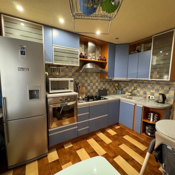 Фото Продам 4-х комнатную квартиру, г. Луганск, кв. Степной