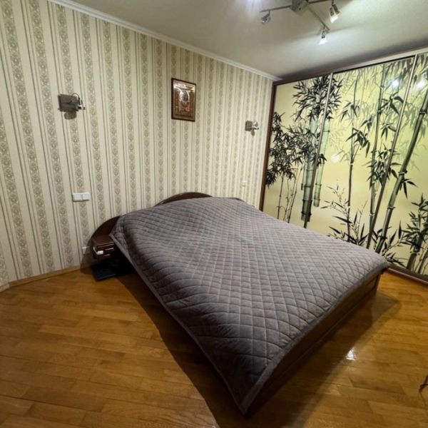 Фото Продам 4-х комнатную квартиру, г. Луганск, кв. Степной