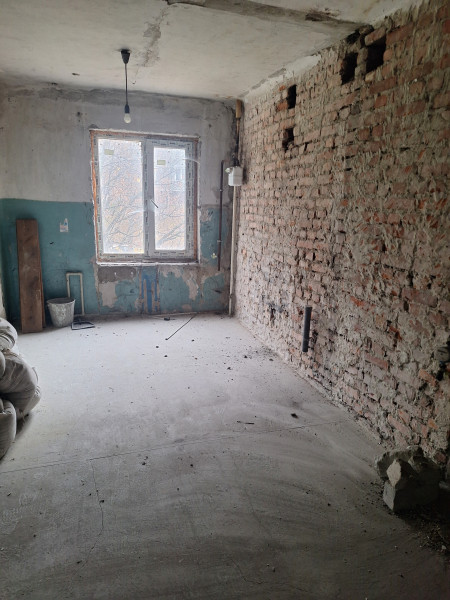 Фото Продаётся 1-комнатная квартира в городе Брянка, пл. Ленина, д. 1.