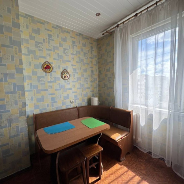 Фото Продам 2-х комнатную квартиру на кв. Ленинского комсомола 9/9