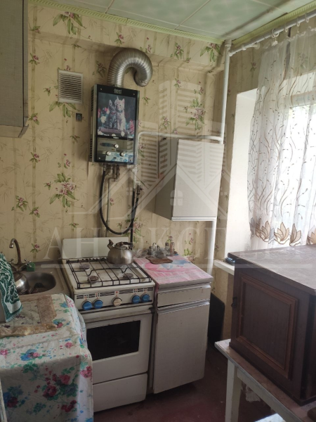 СДАМ 1-КОМНАТНУЮ КВАРТИРУ НА ДЛИТЕЛЬНЫЙ СРОК (Алчевск, ул. Чапаева, 136)