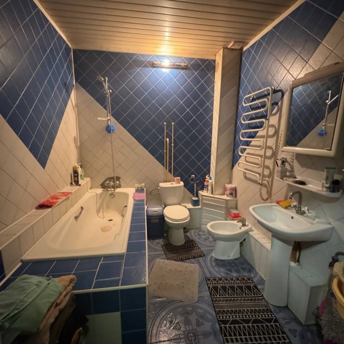 Фото Продам в самом центре 2-х комнатную квартиру площадь ВОВ, 2.