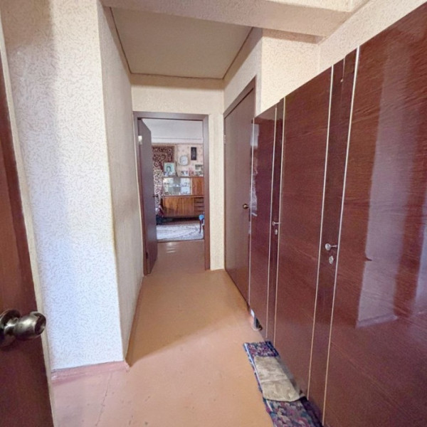 Продам 3- х комнатную квартиру на кв. Молодёжный