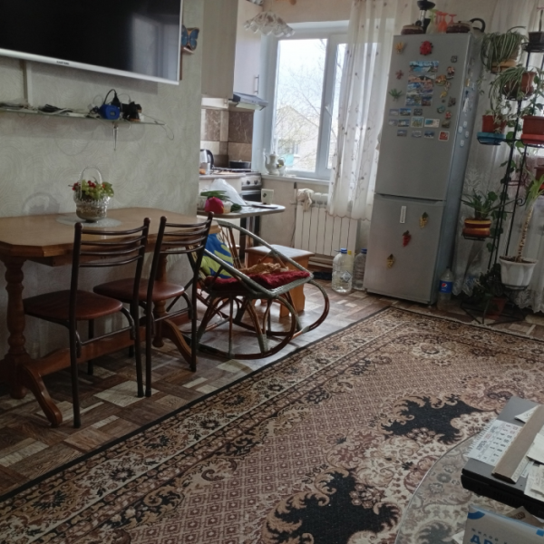 Фото Продам 2х комнатную квартиру на кВ. Комарова
