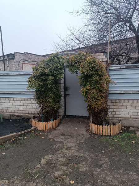 № 948 Продается 1/2 часть жилого дома. Центр города.