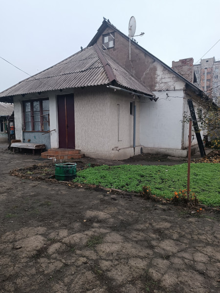 Фото № 948 Продается 1/2 часть жилого дома. Центр города.