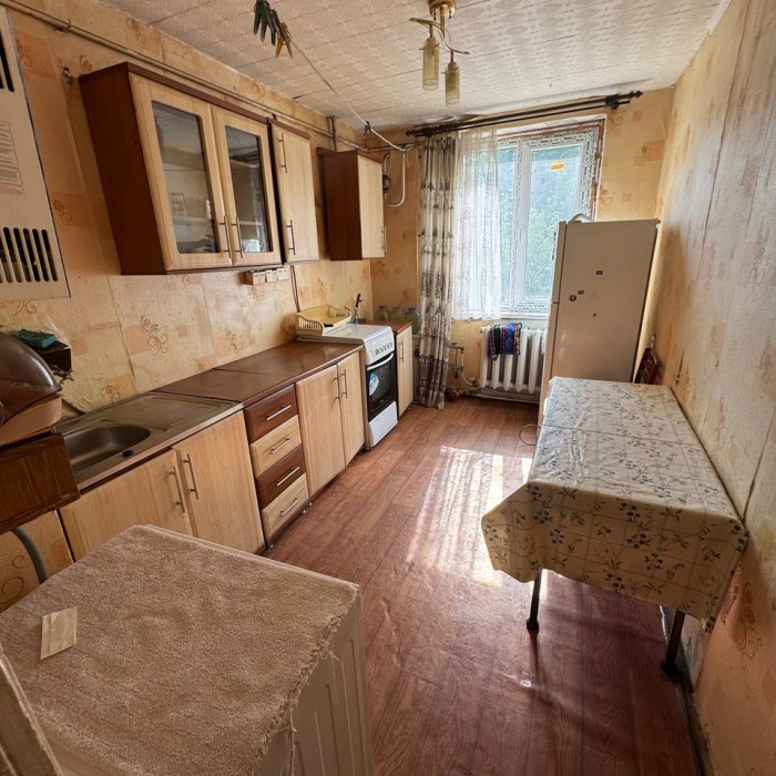 Продам 3- х комнатную квартиру 1/4 эт. в Станице Луганской по ул. 5-я Линия