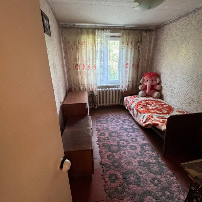 Фото Продам 3- х комнатную квартиру 1/4 эт. в Станице Луганской по ул. 5-я Линия