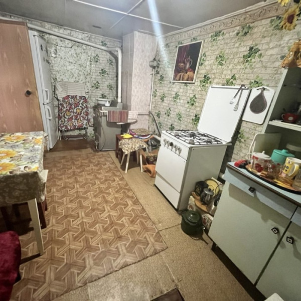 Фото Продам дом в центре г. Луганска, ул. Челюскинцев (р- н 17 школы)