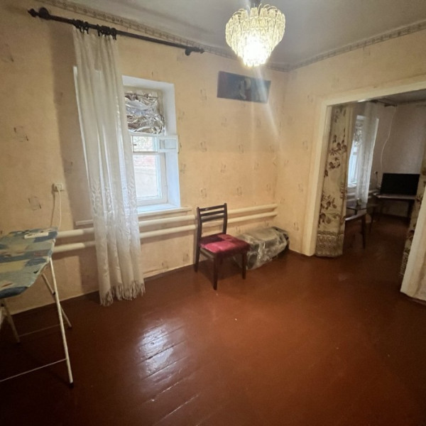 Фото Продам дом в центре г. Луганска, ул. Челюскинцев (р- н 17 школы)