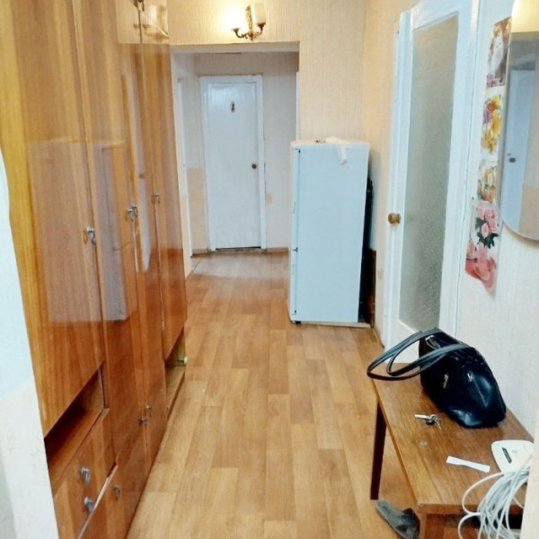 Фото Продам 3- х комнатную квартиру на кв. Якира