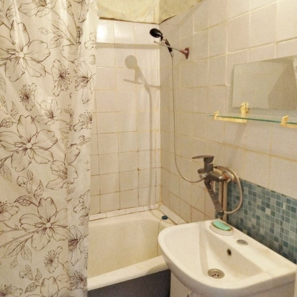 Фото Продам 3- х комнатную квартиру на кв. Якира