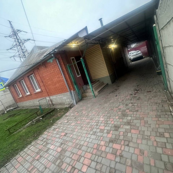 Фото Продам дом в центре города по улице Луганской правды.