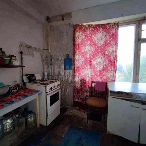 Продам 2-х комн квартиру в г Луганск кв Ватутина