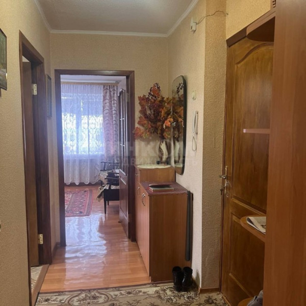 Фото Продам 2-х комн квартиру в Центре г. Луганск ул. Героя России Зозулина