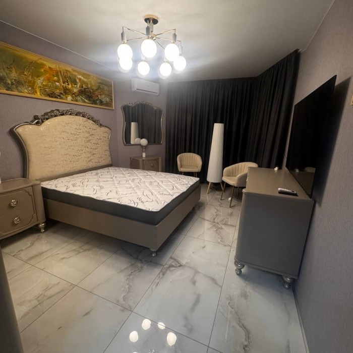 Фото Сдам шикарную 2- к квартиру 54 кв. м. в самом центре Луганска, ул. Коцюбинского (р- н памятника им. К. Ворошилова), на длительный срок.
