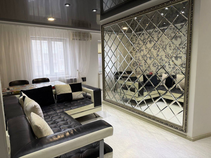 Фото СДАМ 3-Х КОМНАТНУЮ КВАРТИРУ НА ДЛИТЕЛЬНЫЙ СРОК (Стаханов, пр-кт 50 лет октября, дом 1)