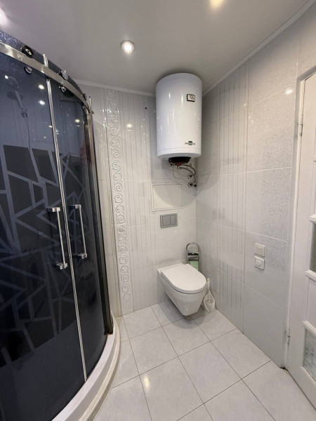 Фото СДАМ 3-Х КОМНАТНУЮ КВАРТИРУ НА ДЛИТЕЛЬНЫЙ СРОК (Стаханов, пр-кт 50 лет октября, дом 1)