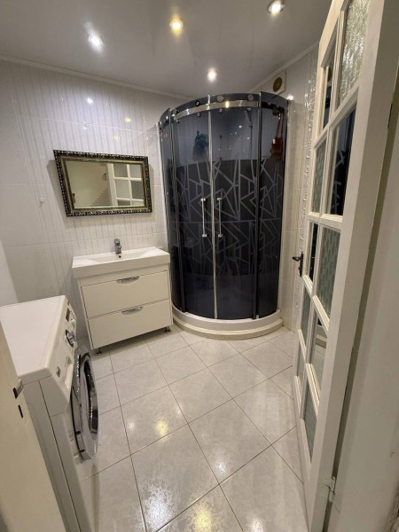 Фото СДАМ 3-Х КОМНАТНУЮ КВАРТИРУ НА ДЛИТЕЛЬНЫЙ СРОК (Стаханов, пр-кт 50 лет октября, дом 1)