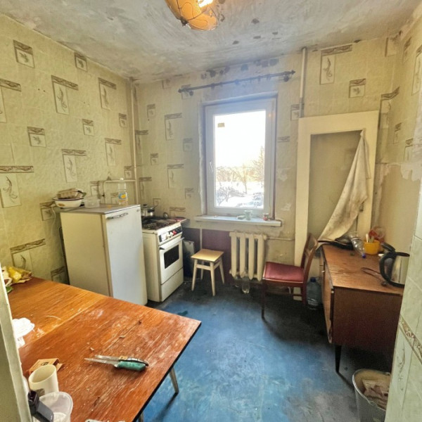 Продам 3-кк на кв. Ленинского комсомола. 2 этаж 9-го дома.