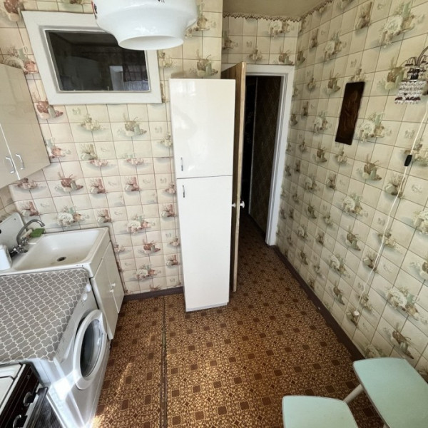 Фото Цена снижена с 3,3 млн до 2,9 млн. руб. Продам 1- к. квартиру, кв. 50 летия Обороны Луганска (р- н Мед. университета)