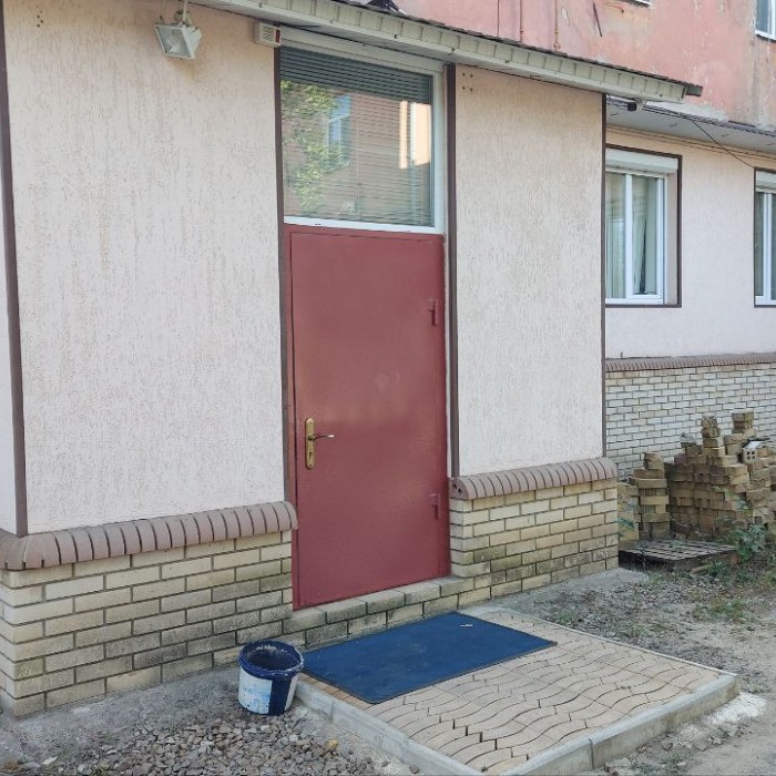 Фото Пpoдaетcя нежилое помещение центр Лутугино, ул. Ленина