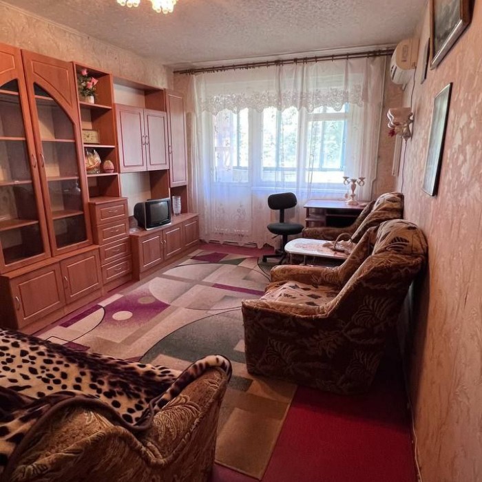Фото Продам 2-х комнатную квартиру на кв. Солнечный