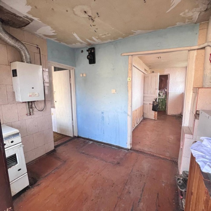 Фото Продам часть дома с общей крышей и отдельным входом и заездом по улице Артема, остановка( Братьев Маховых)