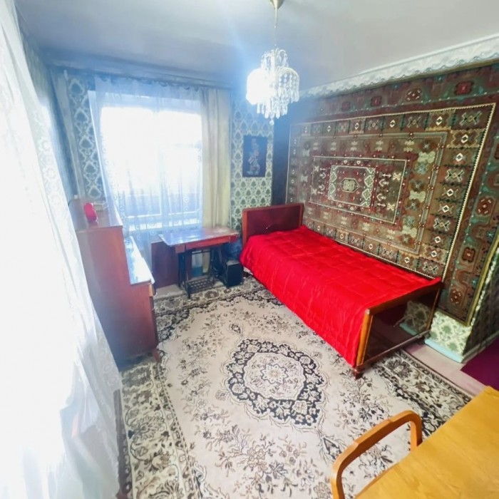 Фото Продам 4х комнатную квартиру в центре города улица Коцюбинского 19а.