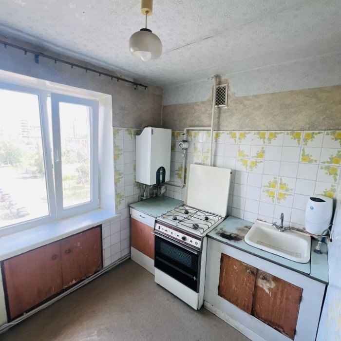 Фото Продам 4х комнатную квартиру в центре города улица Коцюбинского 19а.
