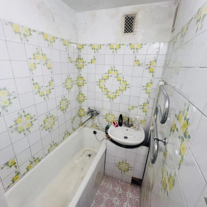 Фото Продам 4х комнатную квартиру в центре города улица Коцюбинского 19а.