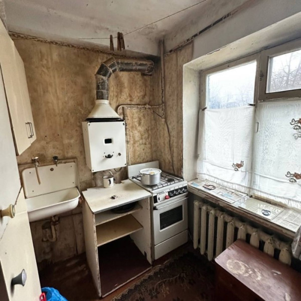 Продам 2-х комн квартиру в городе Луганск квартал ГБК