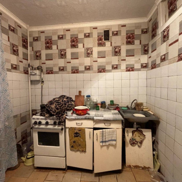 Продам 2-комн. г. Счастья, ул. Донецкая