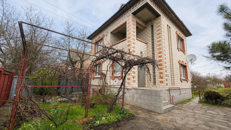 Продается 2-эт ДОМ в Луганске, ул.Веденина