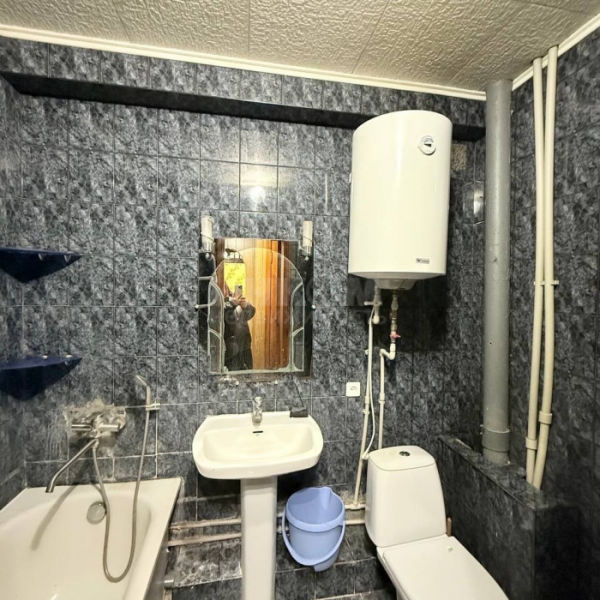 Фото Продам 2к квартиру на кв. Комарова,6/9эт