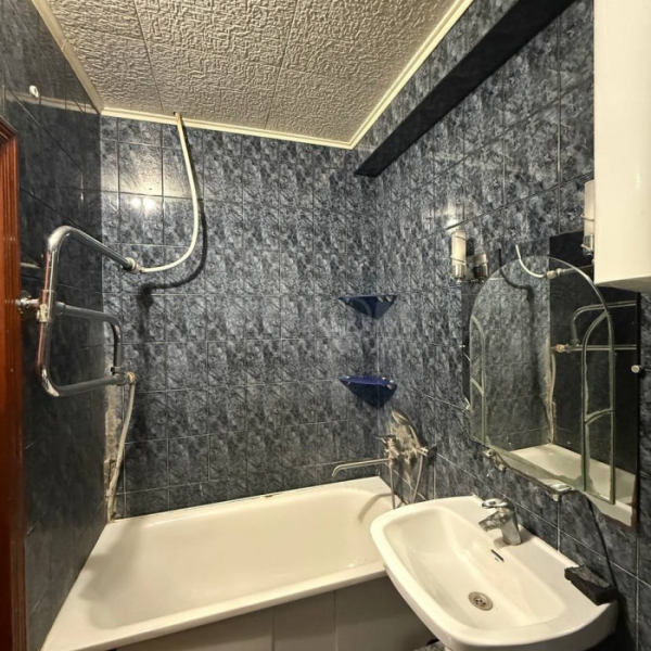 Фото Продам 2к квартиру на кв. Комарова,6/9эт