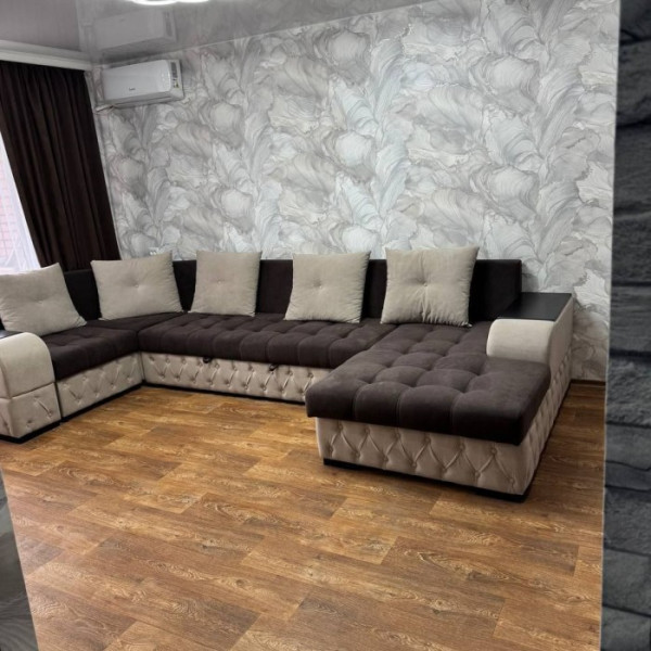 Продам 3-х комнатную квартиру в центре по улице Коцюбинского