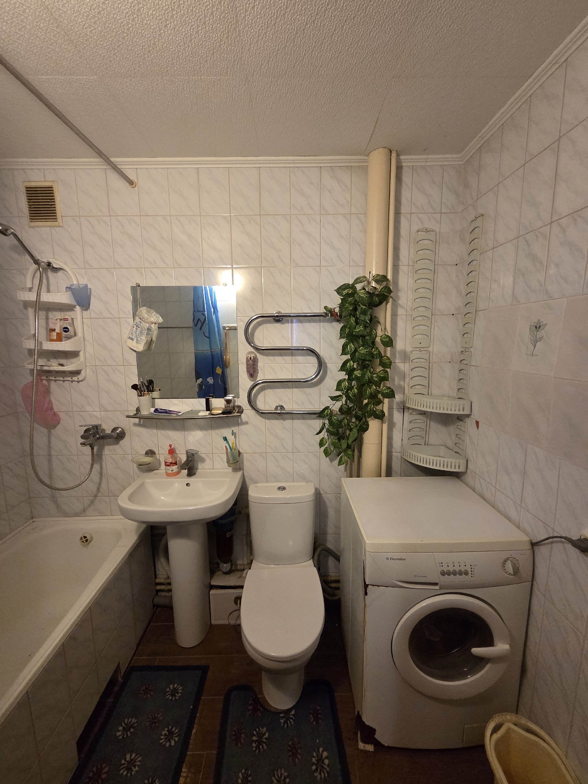 Фото 3-к квартира с автономным отоплeнием в спальном районе г. Алчевск