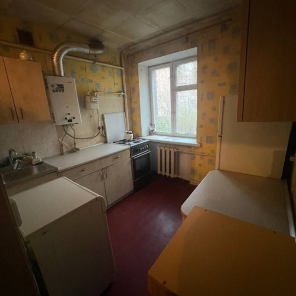 Фото Продам 2-х комнатную квартиру на ул. Звейника 2/5 эт