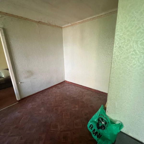 Фото Продам 2-х комнатную квартиру на ул. Звейника 2/5 эт