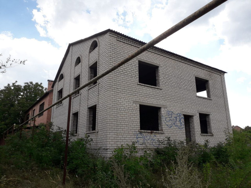 Дом (коробка), на «Вольном», Артемовский р-н