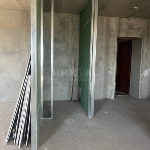 Фото Продам квартиру 106 м2 в центре города Луганск улица Алексеева