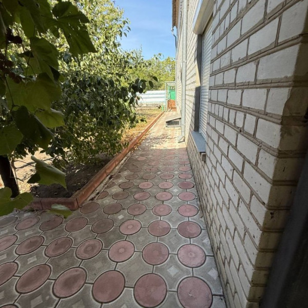 Фото Продам 3-х этажный дом в городе Луганск район ул. Барбюса