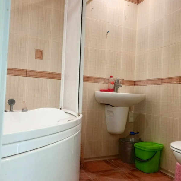 Фото Продам 3к квартиру на кв. Комарова, а/о, ремонт